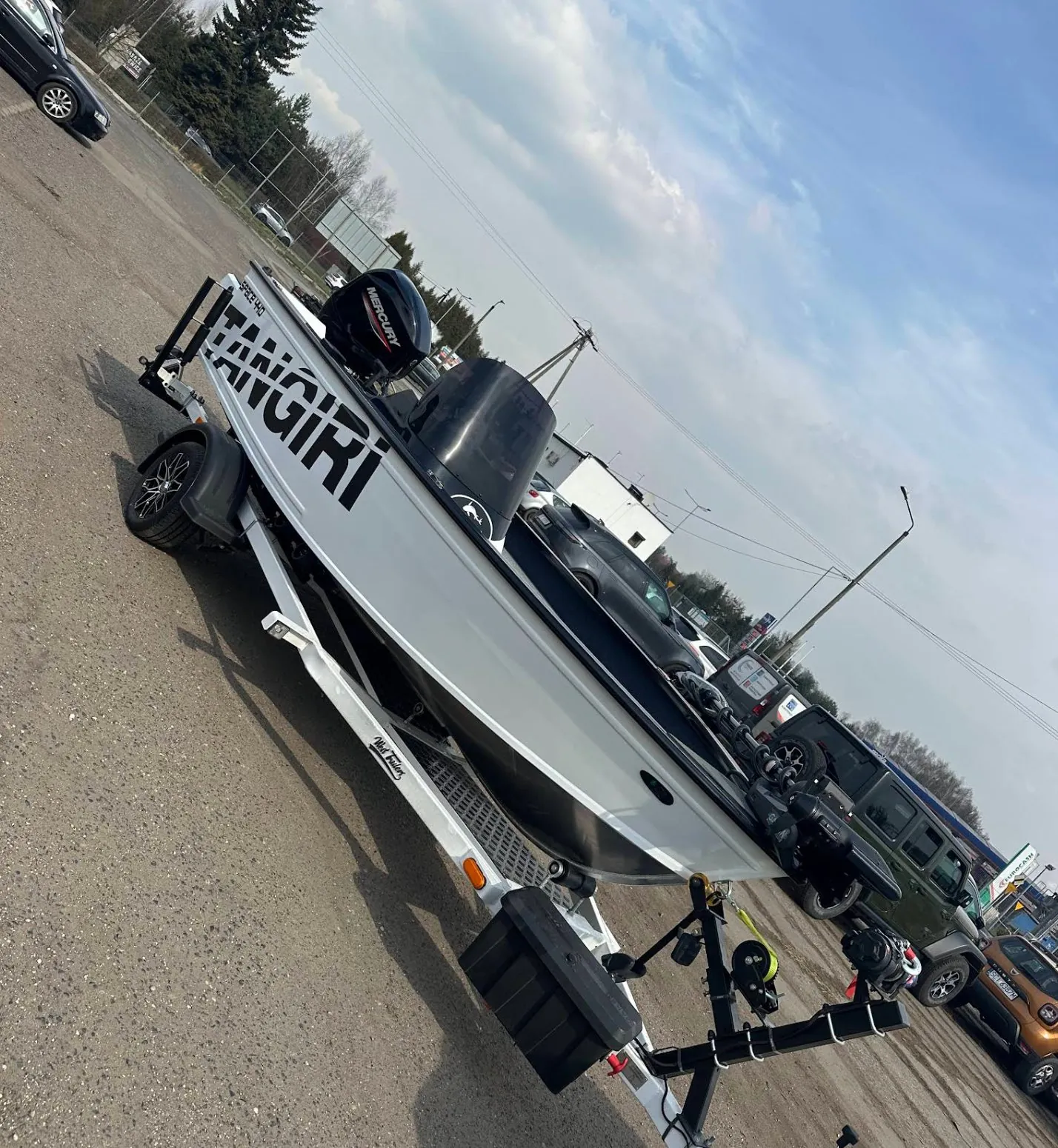 Biała Tangiri 440